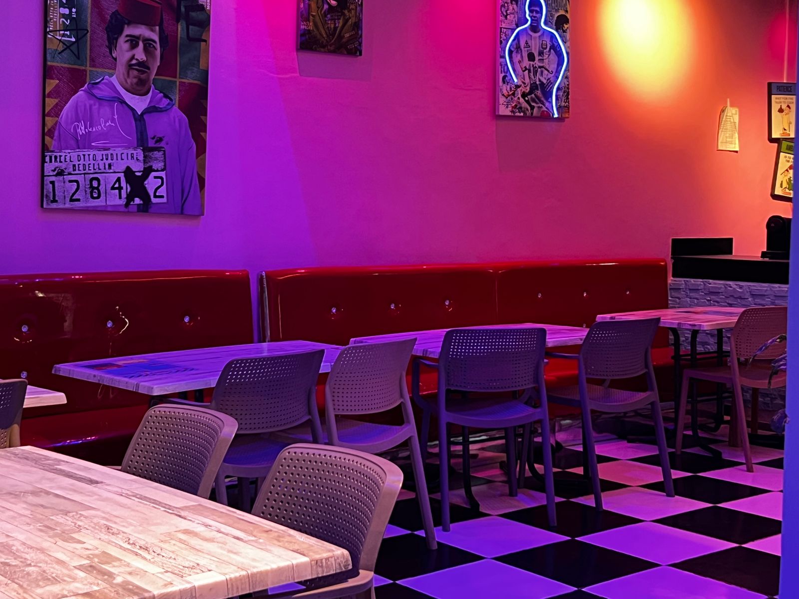 80's Restaurant décor